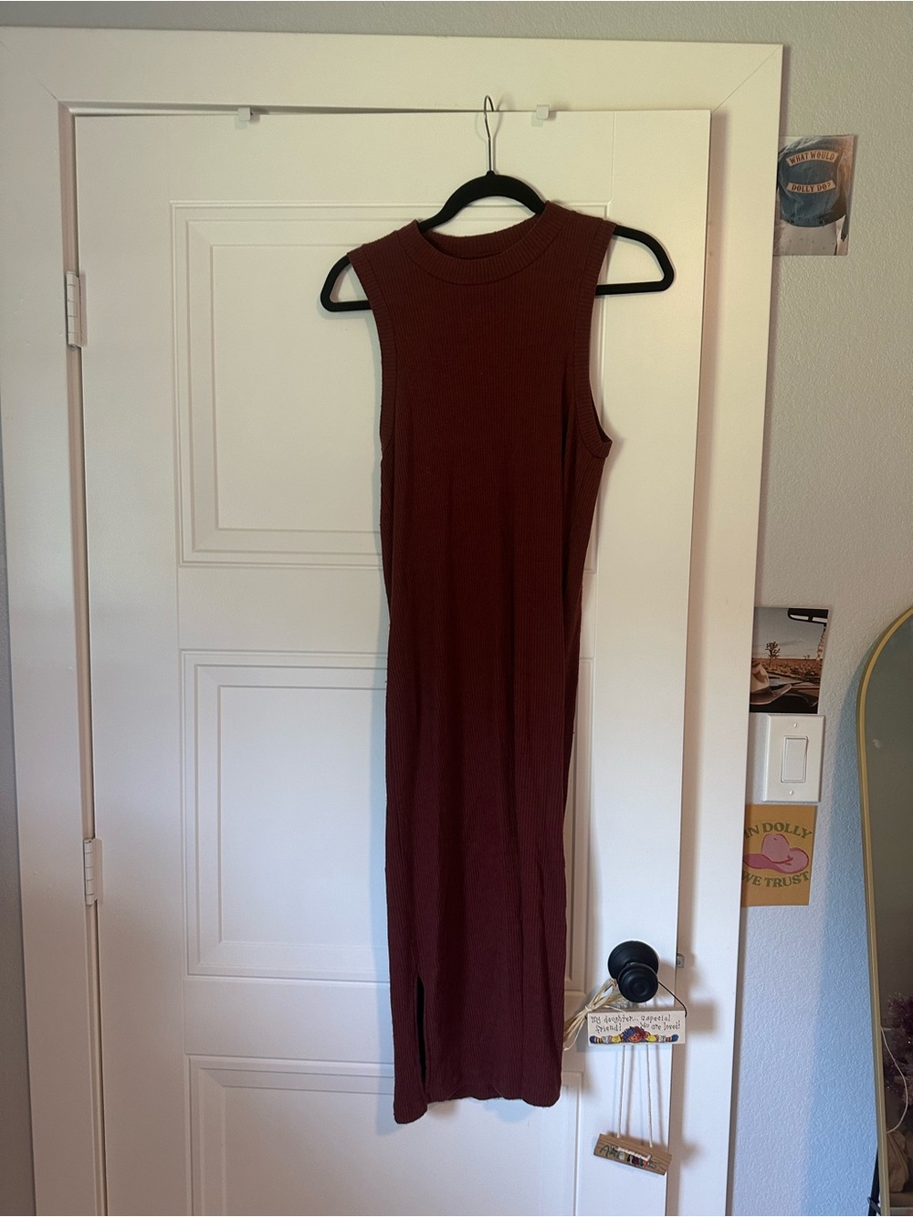Sleeveless Ribbed Midi Dress - Maroon